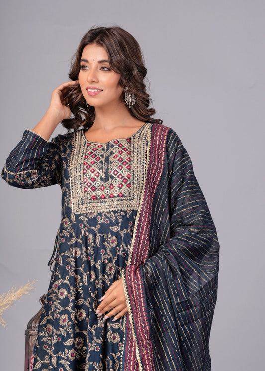 Women Viscose Rayon Kurta Pant Dupatta Set