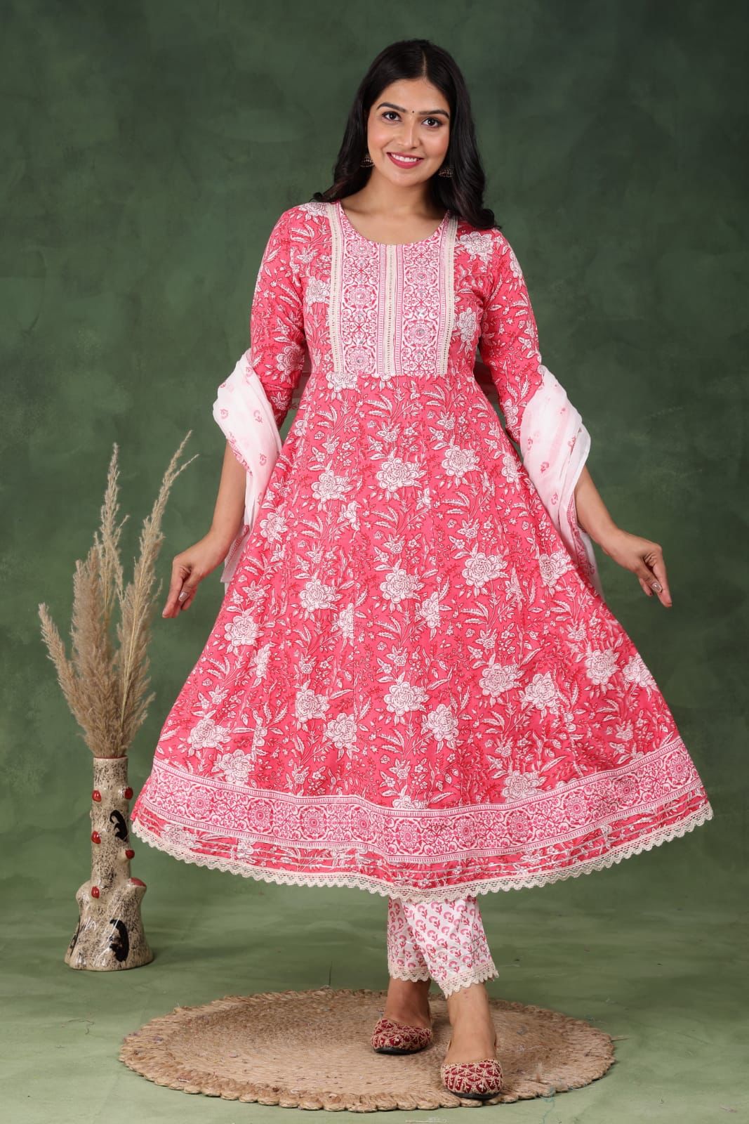 Women Viscose Rayon Kurta Pant Dupatta Set