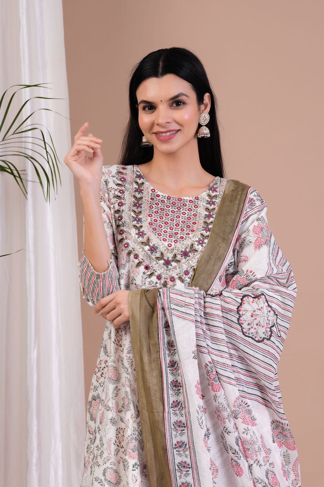 Women Viscose Rayon Kurta Pant Dupatta Set