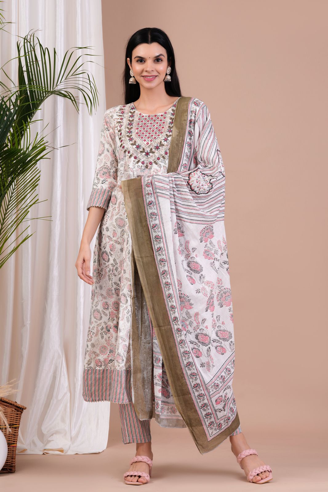 Women Viscose Rayon Kurta Pant Dupatta Set