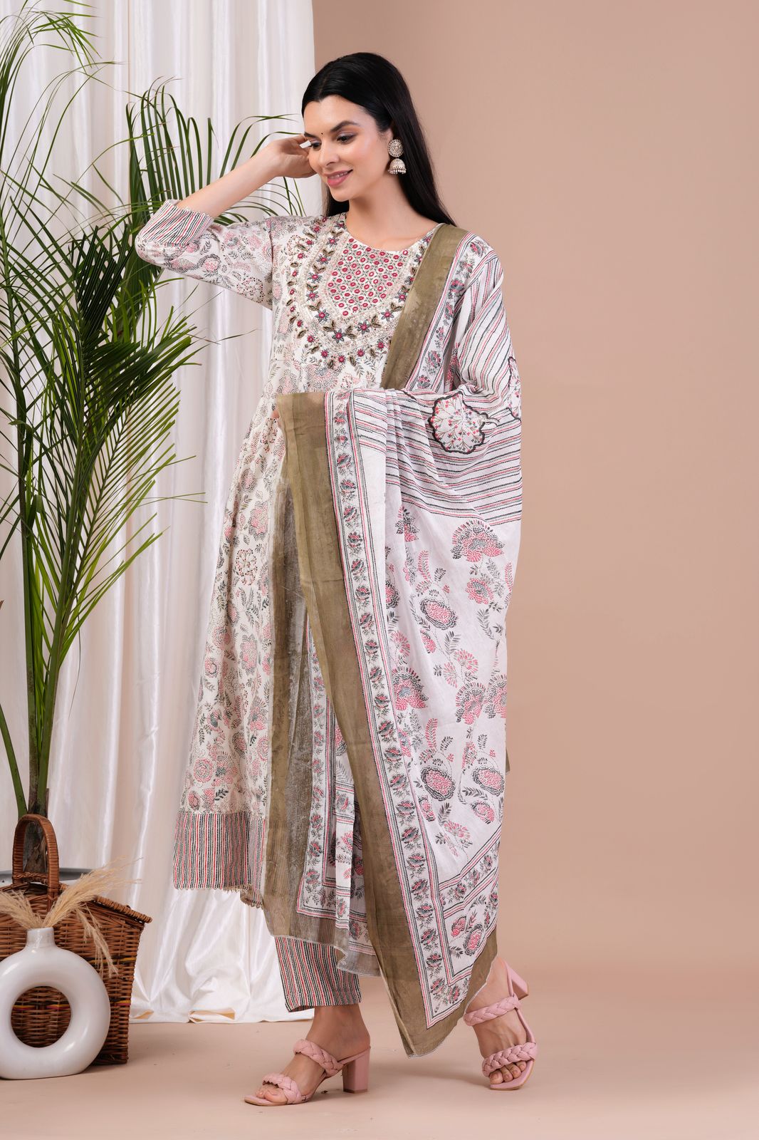 Women Viscose Rayon Kurta Pant Dupatta Set