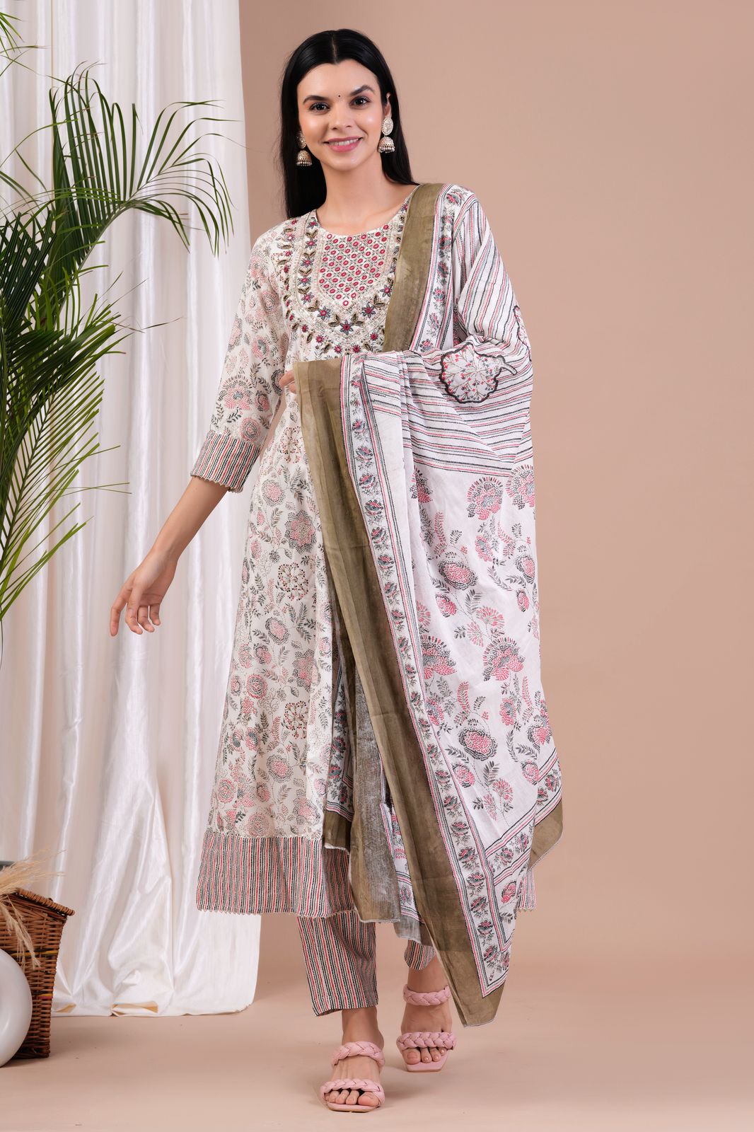 Women Viscose Rayon Kurta Pant Dupatta Set