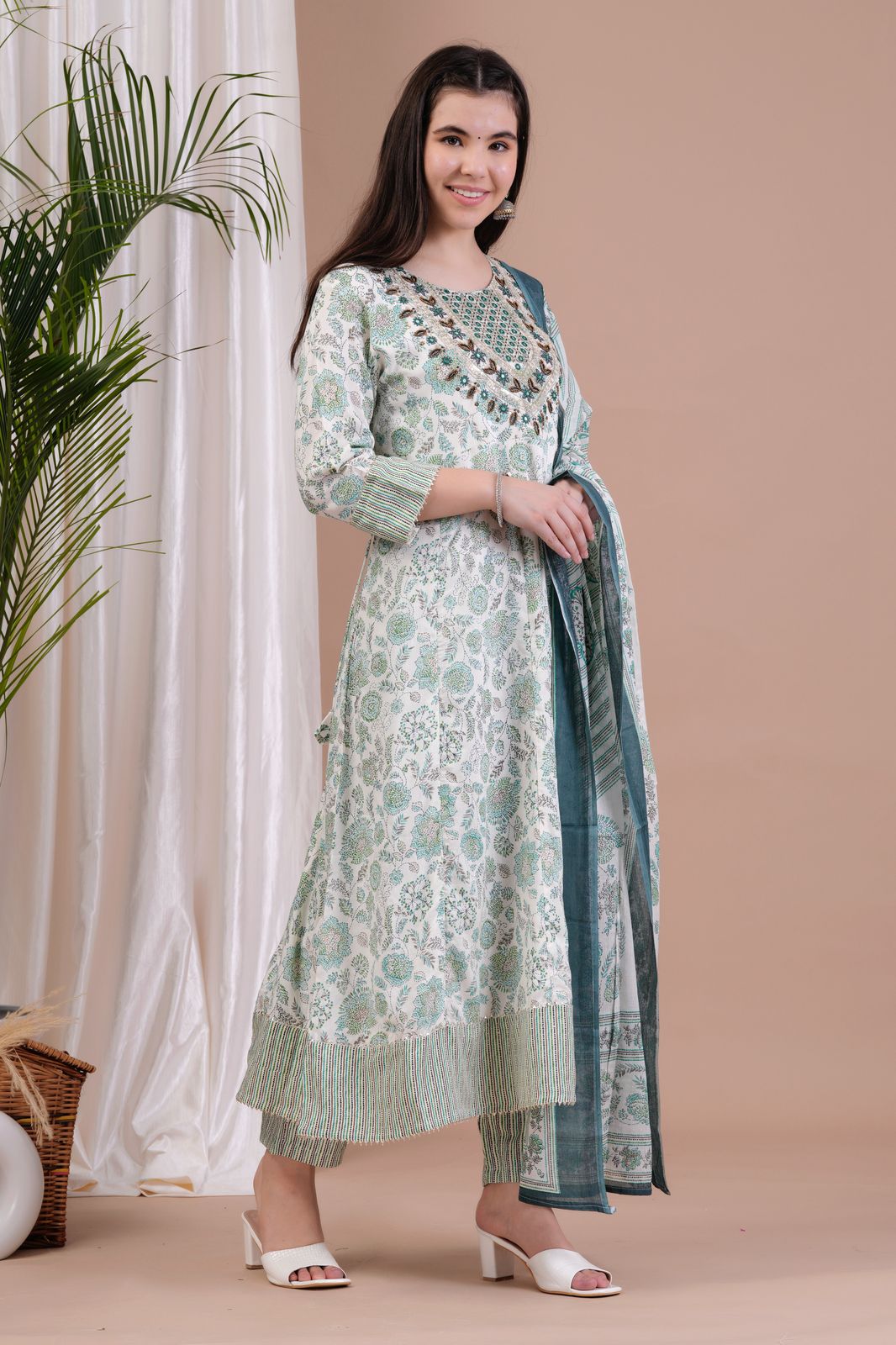 Women Viscose Rayon Kurta Pant Dupatta Set