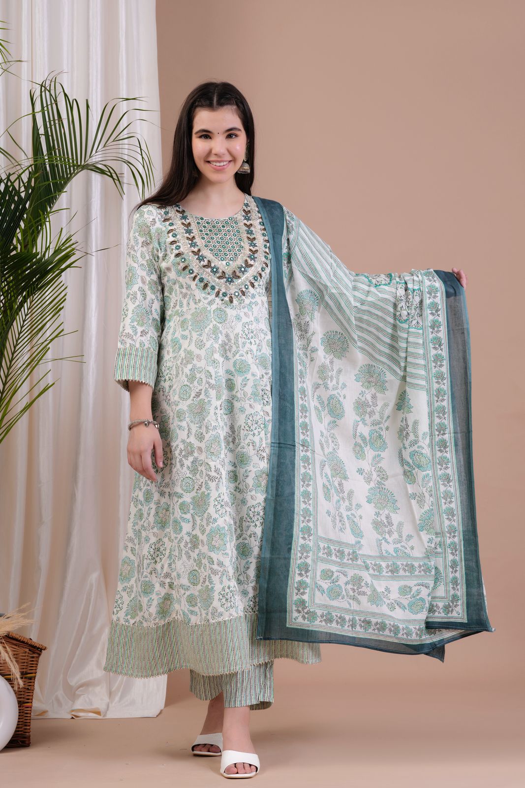 Women Viscose Rayon Kurta Pant Dupatta Set